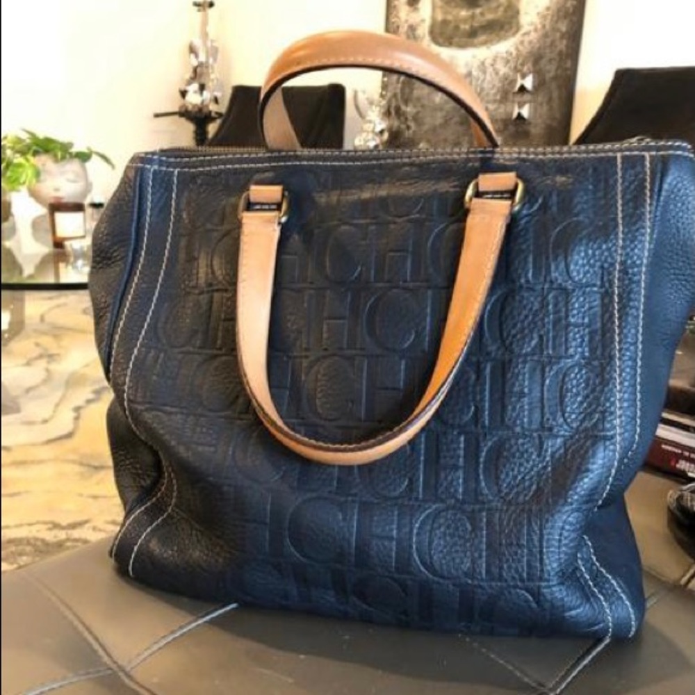 Authentic Carolina Herrera Bag! In excellent conditions!